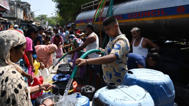 107429012-1718340279225-gettyimages-2156728212-20240612_dli-sa-mn_watersupplychanakyapuri-14